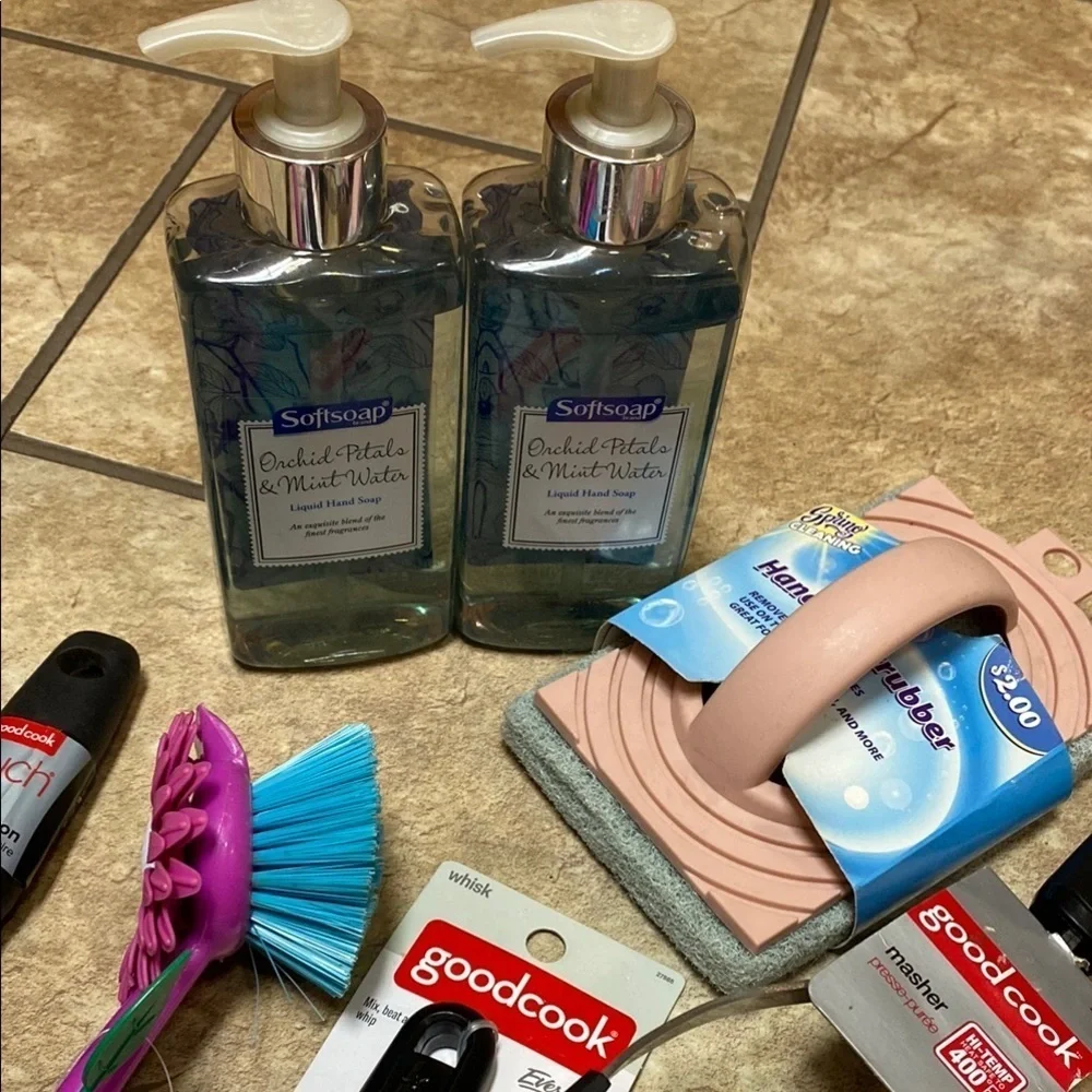 Goodcook Kitchen Utensil Set plus Handsoap & Scrubbers